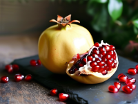 石榴，水果中的营养宝库，纤维与饱腹的秘密