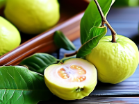 揭秘水果小百科，番石榴的营养奥秘与轻断夜宵的理想选择